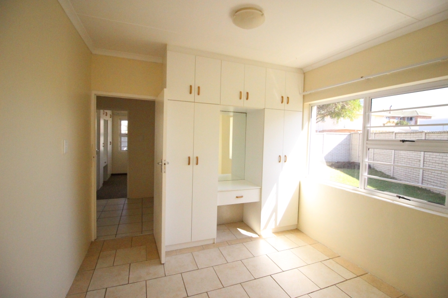 To Let 3 Bedroom Property for Rent in Kidds Beach Eastern Cape
